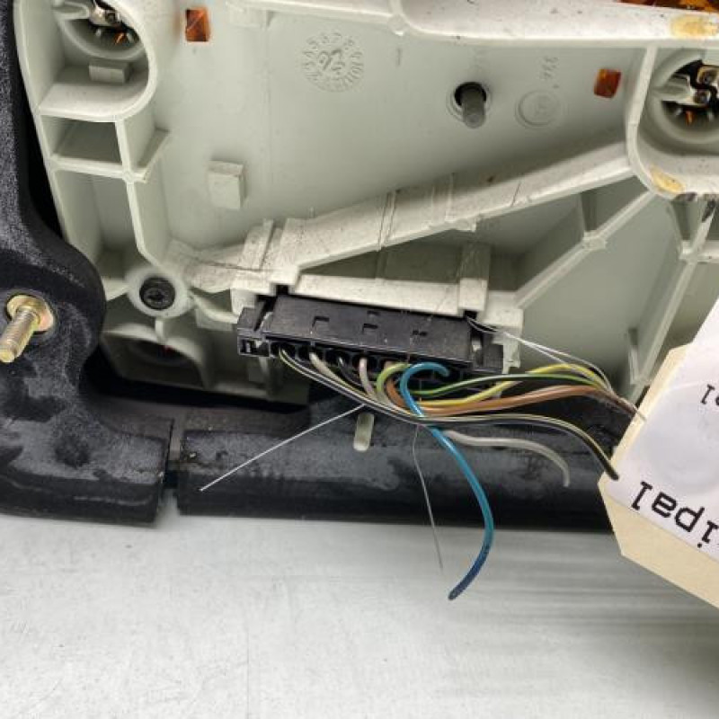 Feu arriere principal droit (feux) MERCEDES CLASSE E 211 Photo n°3