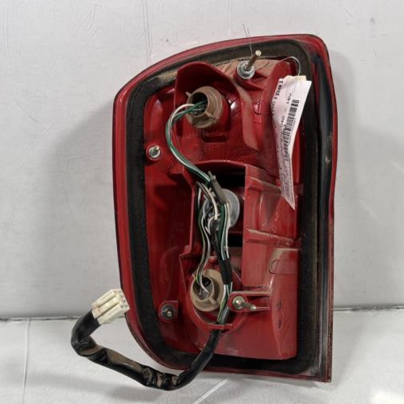 Feu arriere principal droit (feux) TOYOTA RAV4 2 Photo n°3