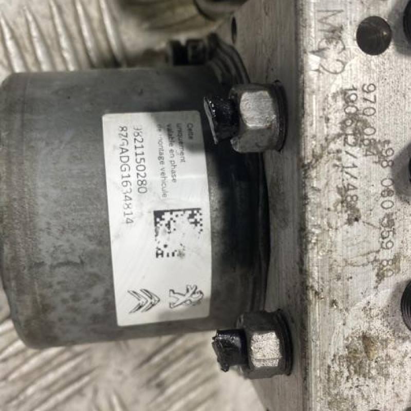 Bloc ABS (freins anti-blocage) OPEL VIVARO 3 Photo n°3