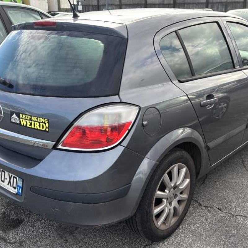 Feu arriere principal gauche (feux) OPEL ASTRA H Photo n°19