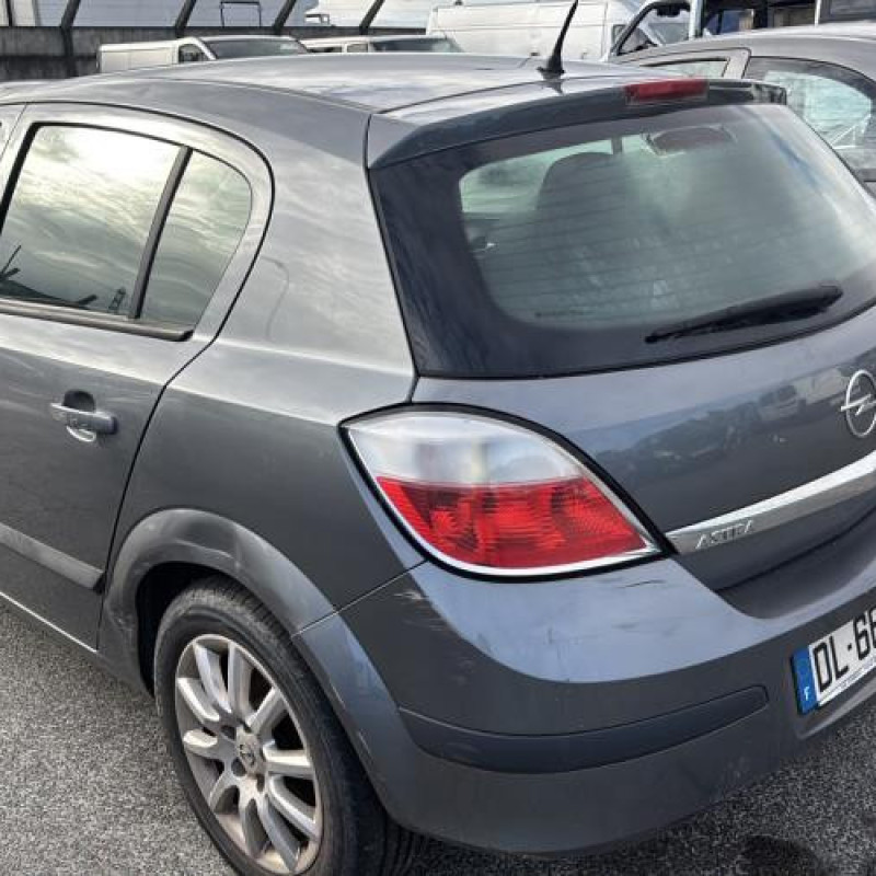 Feu arriere principal gauche (feux) OPEL ASTRA H Photo n°20