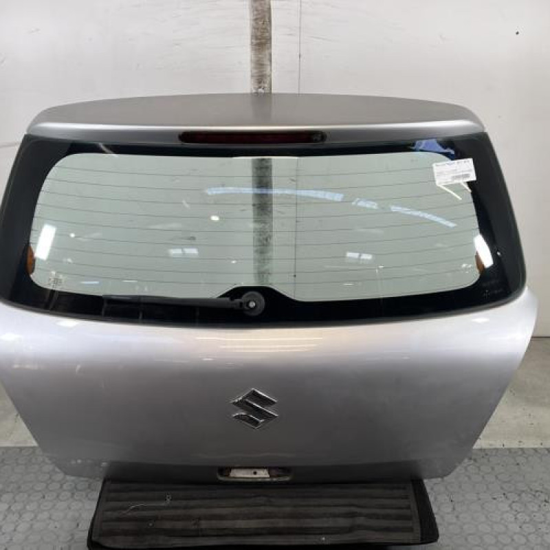 Malle/Hayon arriere SUZUKI SWIFT 3 Photo n°1
