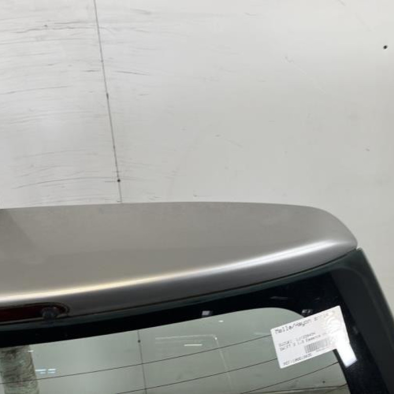 Malle/Hayon arriere SUZUKI SWIFT 3 Photo n°3