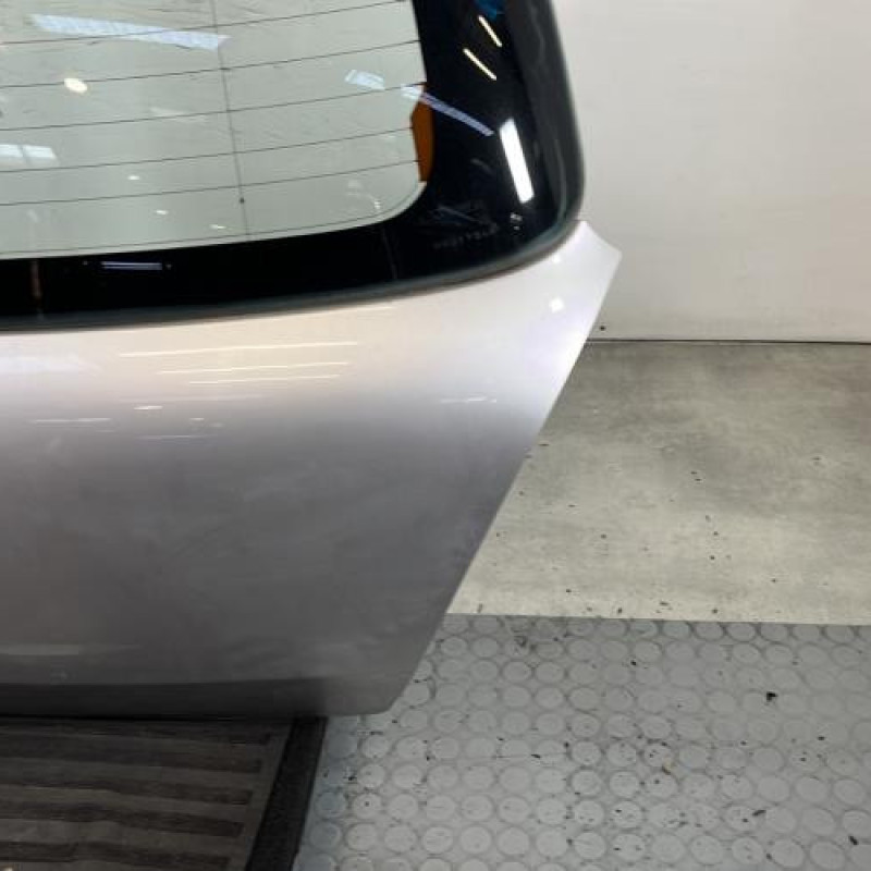 Malle/Hayon arriere SUZUKI SWIFT 3 Photo n°4