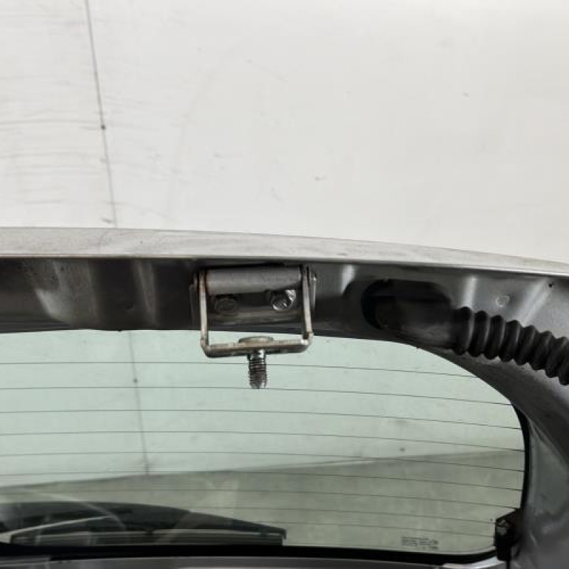 Malle/Hayon arriere SUZUKI SWIFT 3 Photo n°7