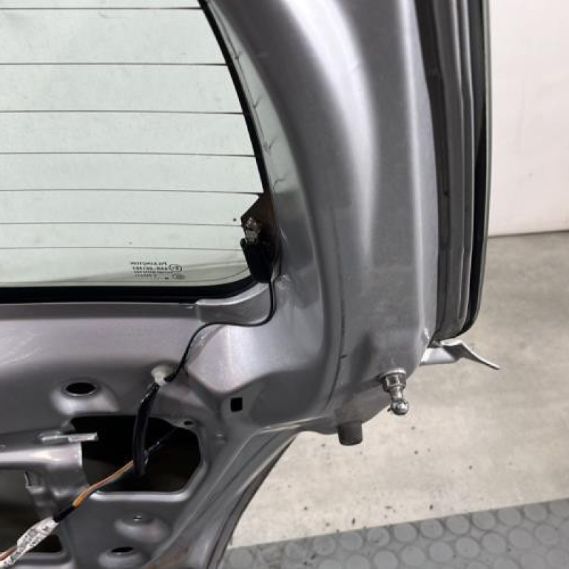 Malle/Hayon arriere SUZUKI SWIFT 3 Photo n°8