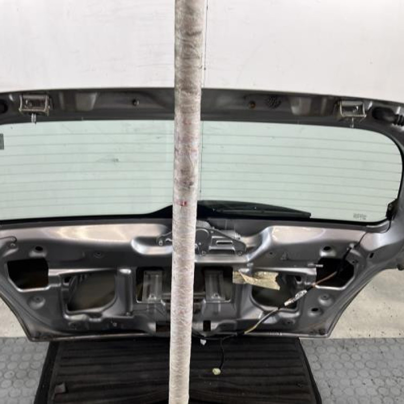 Malle/Hayon arriere SUZUKI SWIFT 3 Photo n°10