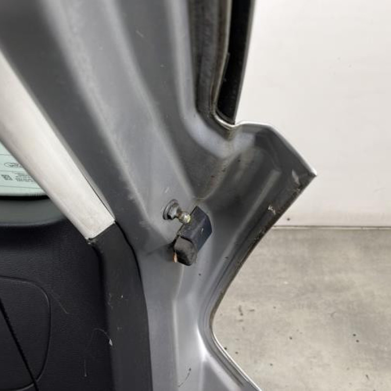 Malle/Hayon arriere FORD FOCUS 3 Photo n°8