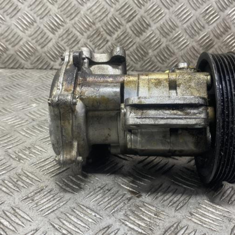 Pompe de direction BMW SERIE 1 E87 Photo n°4