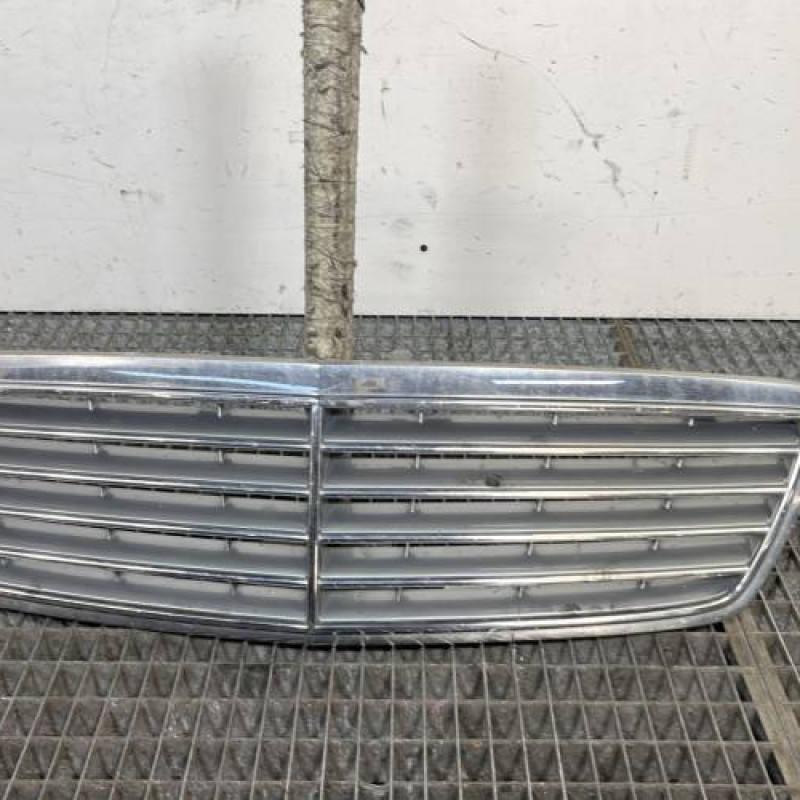 Calandre MERCEDES CLASSE C 203 Photo n°1