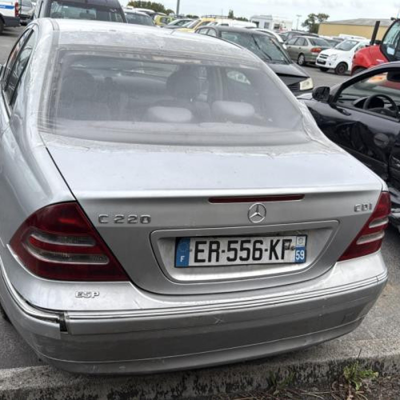 Calandre MERCEDES CLASSE C 203 Photo n°9