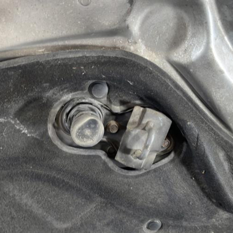 Capot MERCEDES CLASSE C 203 Photo n°6