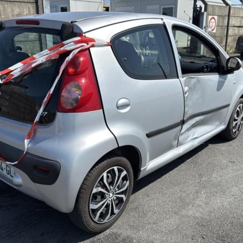 Capot PEUGEOT 107 Photo n°13