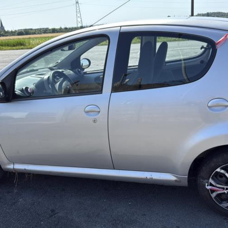 Capot PEUGEOT 107 Photo n°16