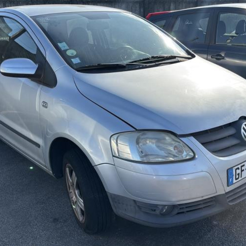 Pretensionneur de ceinture avant gauche VOLKSWAGEN FOX Photo n°6