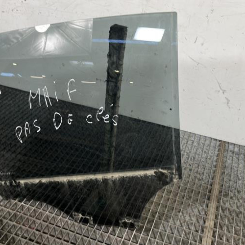 Vitre arriere gauche PEUGEOT 208 2 Photo n°3