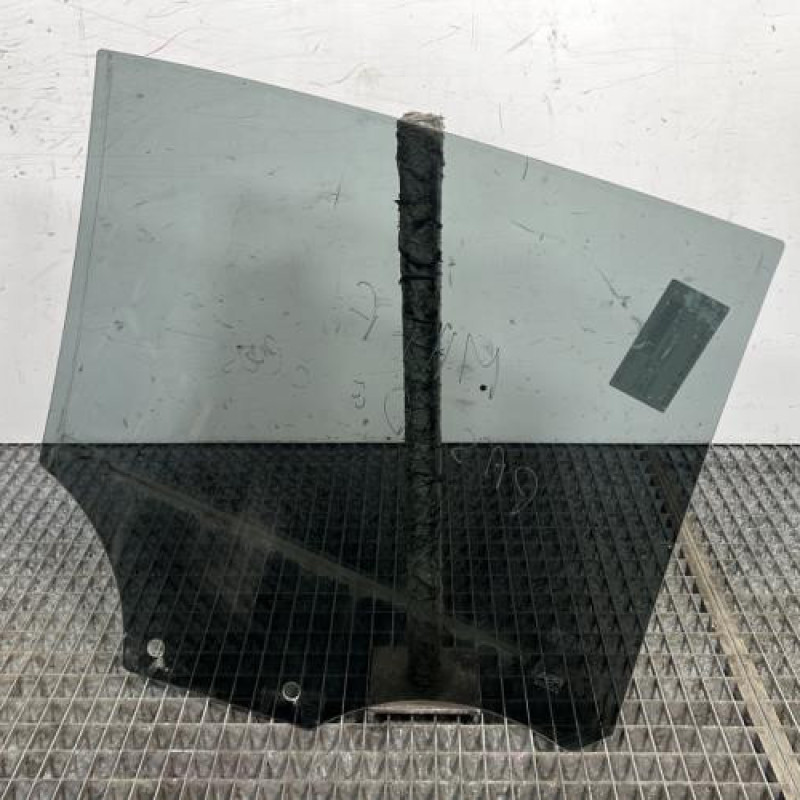 Vitre arriere gauche PEUGEOT 208 2 Photo n°4