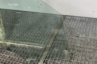 Vitre avant droit PEUGEOT 208 2