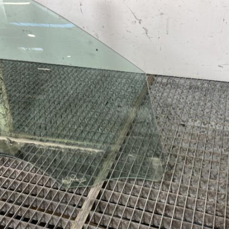 Vitre avant droit PEUGEOT 208 2