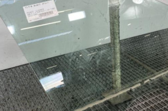 Vitre avant droit PEUGEOT 208 2