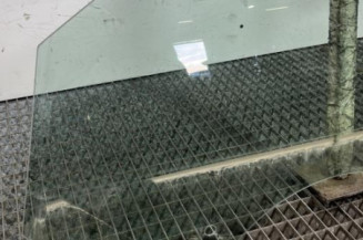 Vitre avant gauche PEUGEOT 208 2