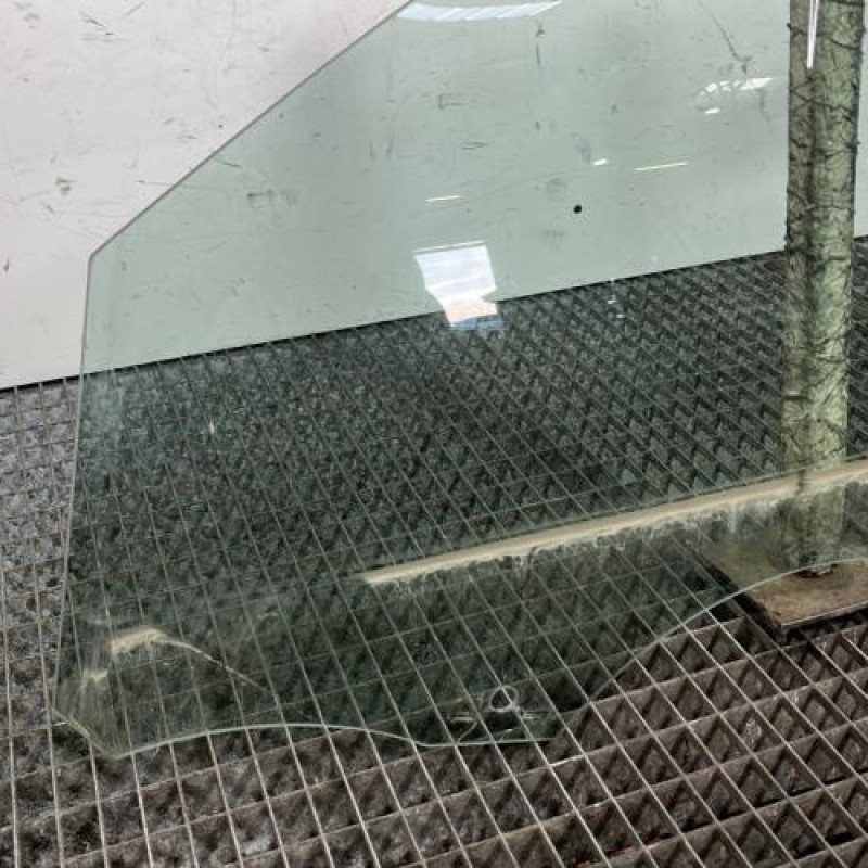 Vitre avant gauche PEUGEOT 208 2 Photo n°2