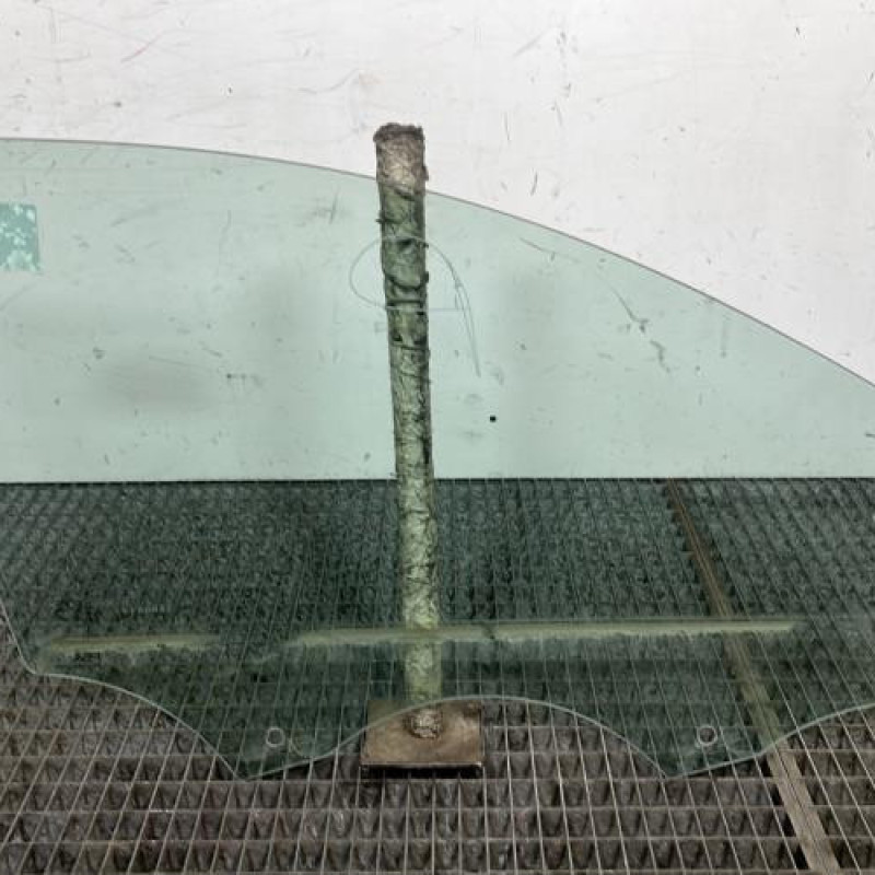 Vitre avant gauche PEUGEOT 208 2 Photo n°4