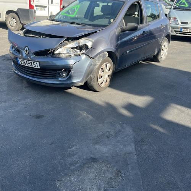 Moteur RENAULT CLIO 3 Photo n°1