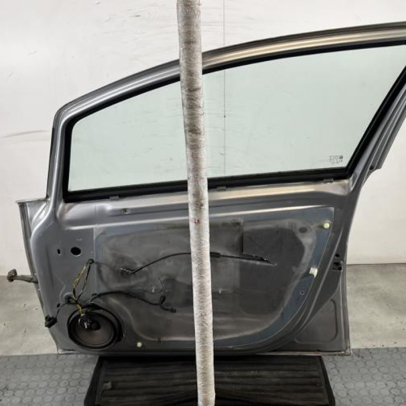 Porte avant droit OPEL CORSA D Photo n°8