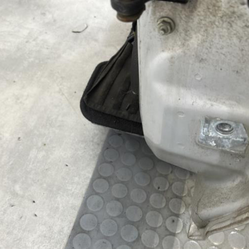 Porte avant gauche OPEL CORSA D Photo n°6