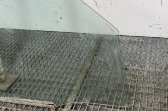 Vitre avant droit SUZUKI SWIFT 3