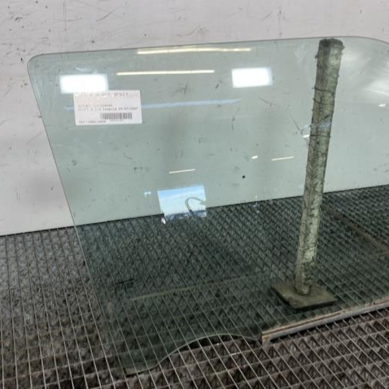 Vitre avant droit SUZUKI SWIFT 3 Photo n°3