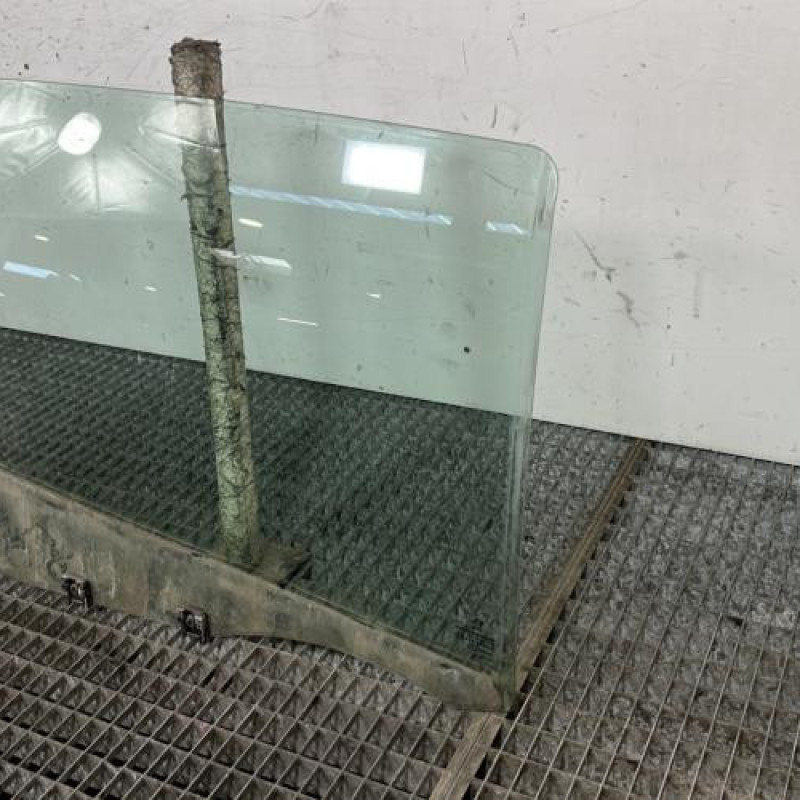 Vitre arriere droit PEUGEOT 308 2 Photo n°2