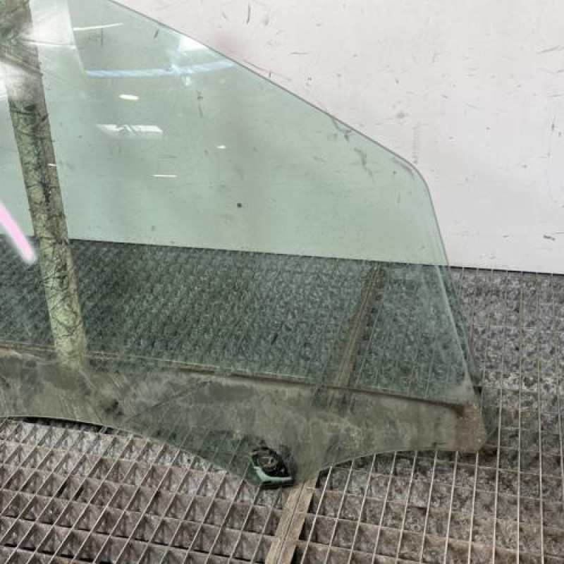 Vitre avant droit PEUGEOT 308 2 Photo n°2