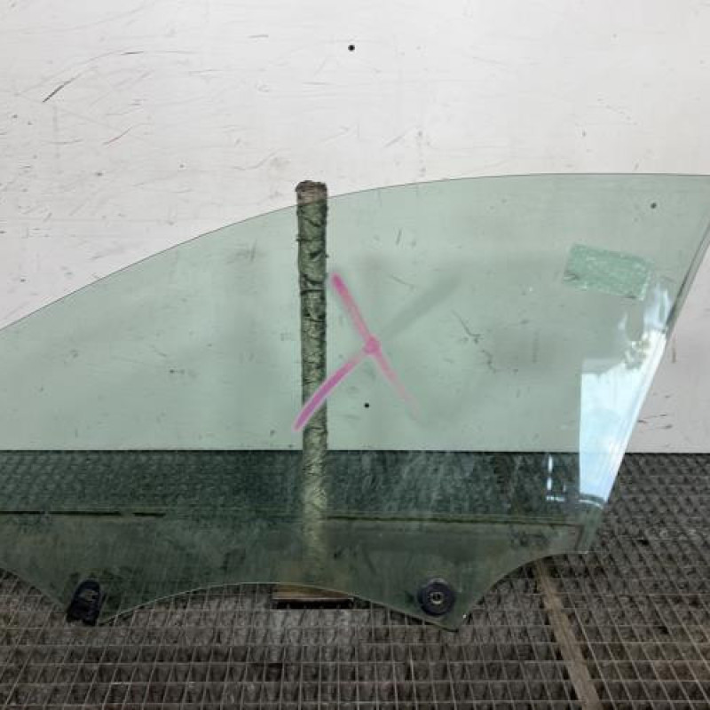Vitre avant droit PEUGEOT 308 2 Photo n°4