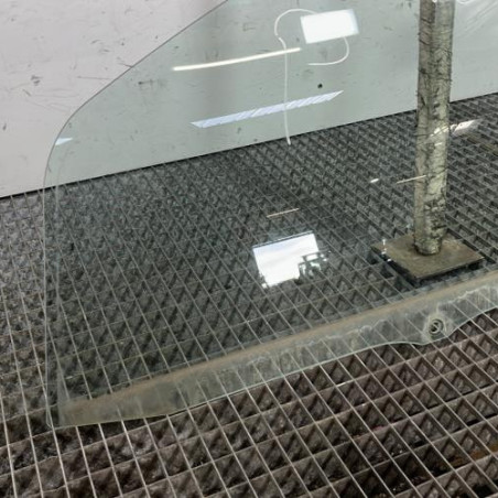 Vitre avant gauche PEUGEOT 107