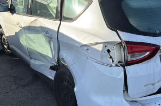 Feu arriere stop central FORD C-MAX 2