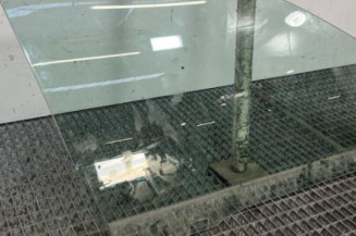 Vitre avant droit AUDI A4 1