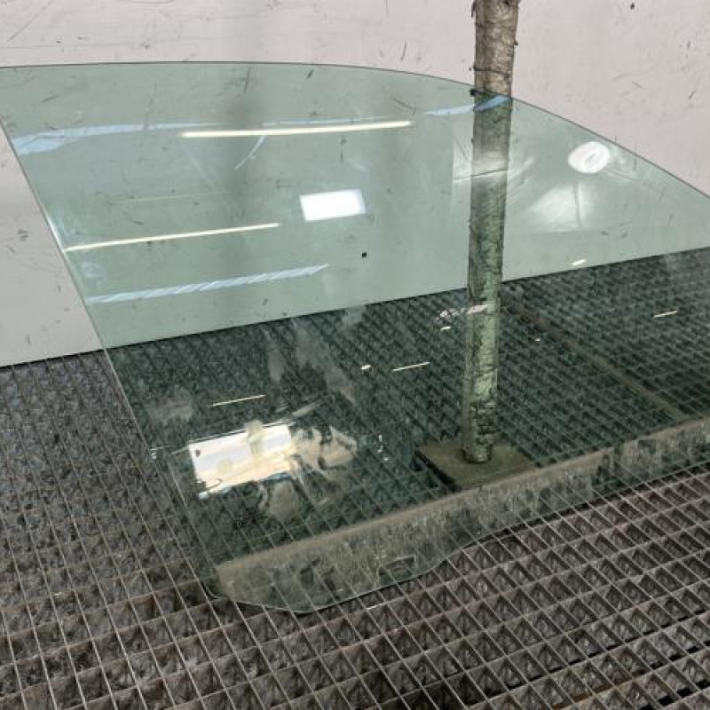 Vitre avant droit AUDI A4 1 Photo n°3