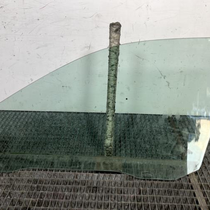 Vitre avant droit AUDI A4 1 Photo n°4