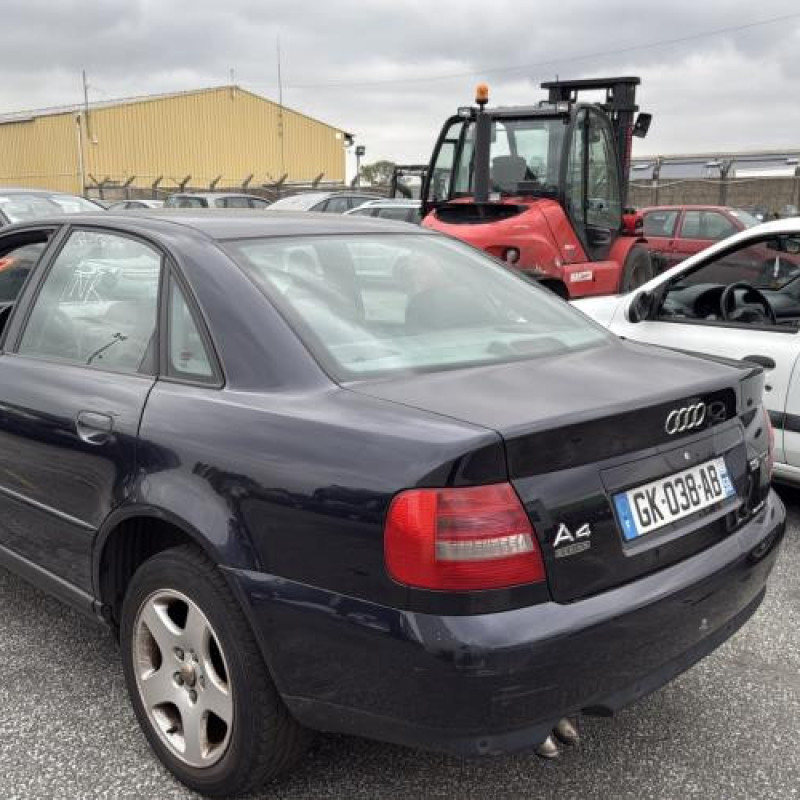 Vitre avant droit AUDI A4 1 Photo n°8