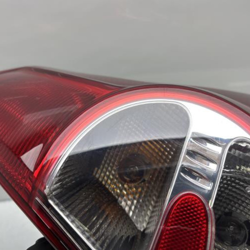 Feu arriere principal droit (feux) DACIA SANDERO 1 Photo n°4