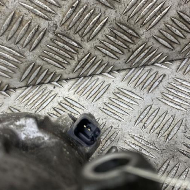 Compresseur clim CITROEN C4 2 Photo n°3