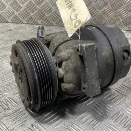 Compresseur clim RENAULT TRAFIC 2 Photo n°1