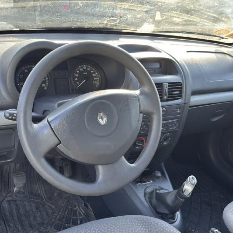 Malle/Hayon arriere RENAULT CLIO 2 CAMPUS Photo n°20