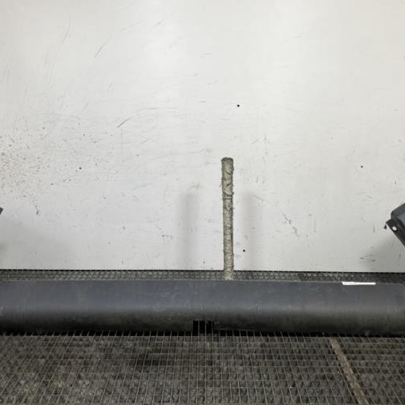 Pare choc arriere MERCEDES VITO 639 Photo n°1