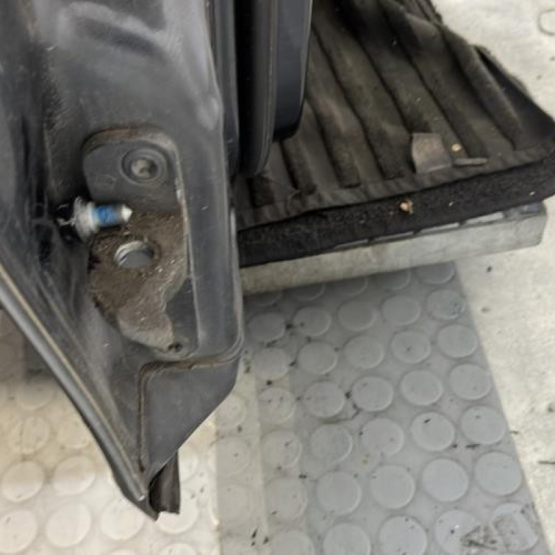 Porte avant droit MERCEDES CLASSE C 204 Photo n°3