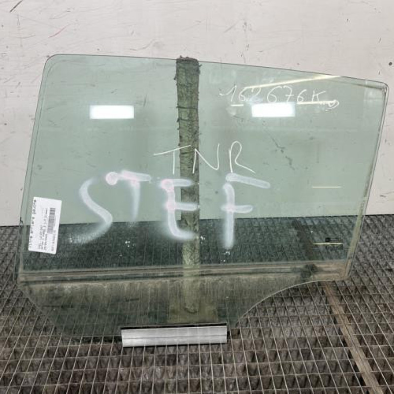 Vitre arriere gauche OPEL ASTRA H Photo n°1