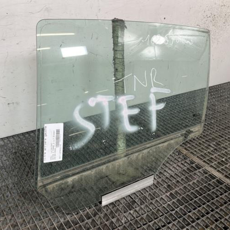 Vitre arriere gauche OPEL ASTRA H Photo n°3