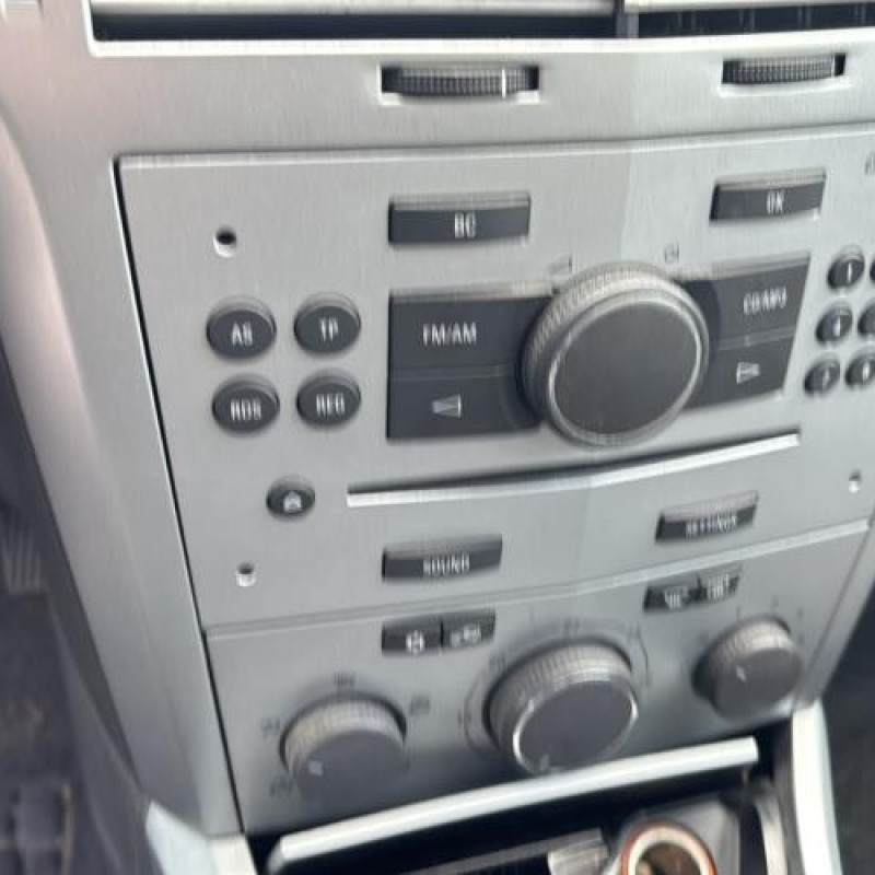 Vitre arriere gauche OPEL ASTRA H Photo n°20